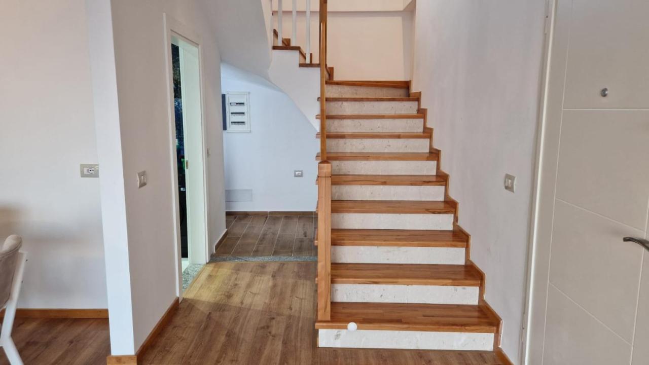 סרנדה Pirro Luxury Apartment מראה חיצוני תמונה