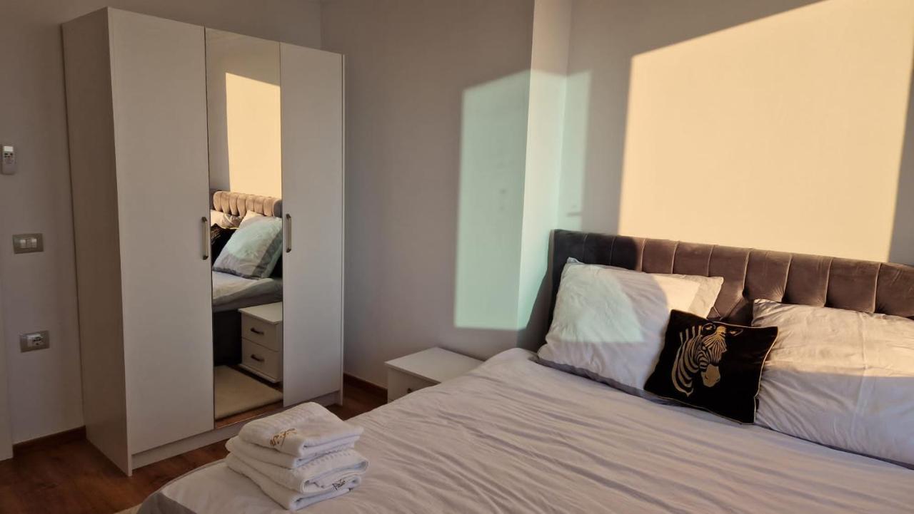 סרנדה Pirro Luxury Apartment מראה חיצוני תמונה